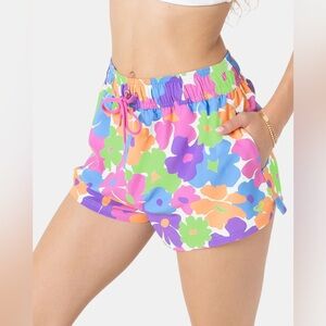 Roxy California Dreamin No Bad Waves Board Shorts, Women’s size Medium